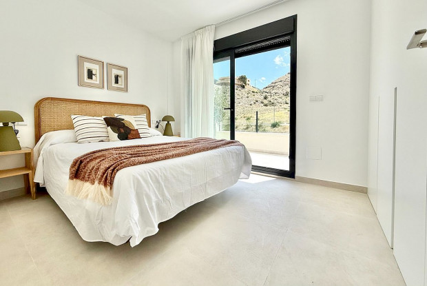 Image No.5-2 Bed Townhouse for sale