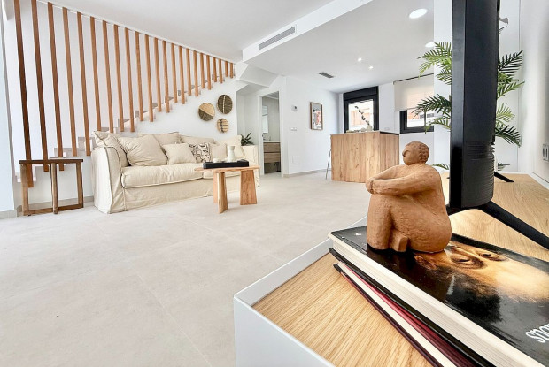 Image No.7-3 Bed Townhouse for sale