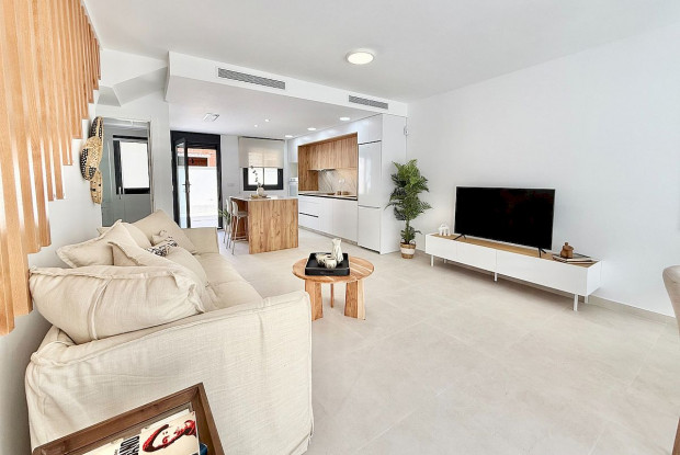 Image No.8-3 Bed Townhouse for sale