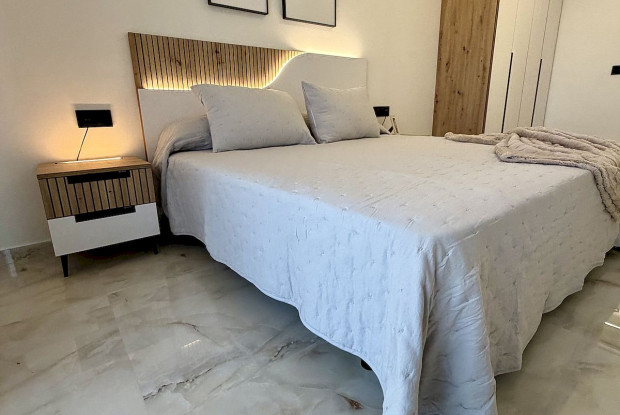 Image No.4-2 Bed Bungalow for sale