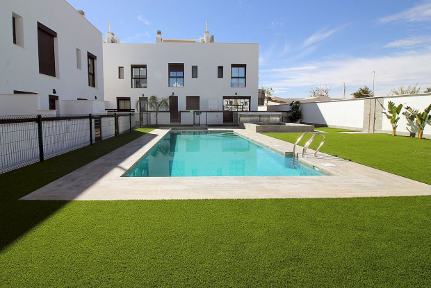 Image No.11-3 Bed Townhouse for sale