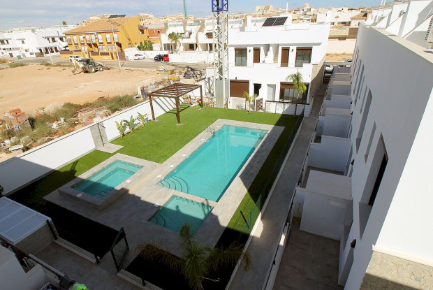 Image No.14-3 Bed Townhouse for sale