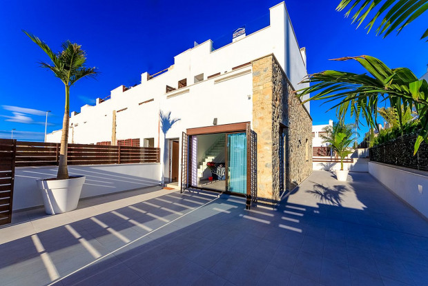 Image No.2-3 Bed Townhouse for sale