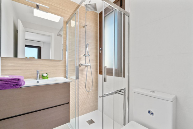 Image No.6-2 Bed Bungalow for sale