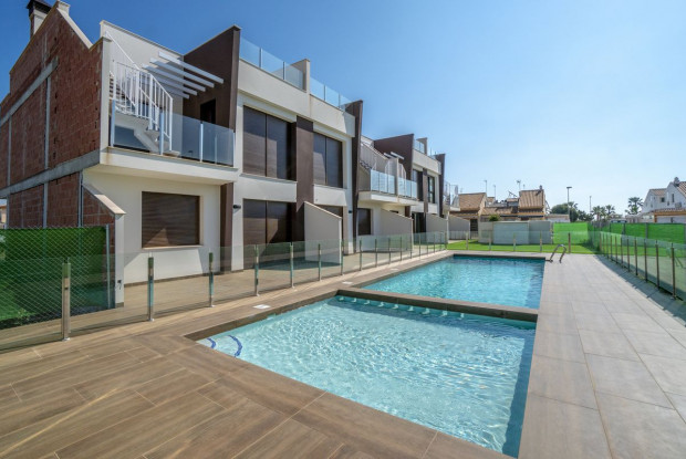 Image No.10-3 Bed Townhouse for sale