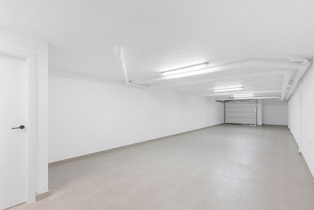 Image No.16-4 Bed Townhouse for sale