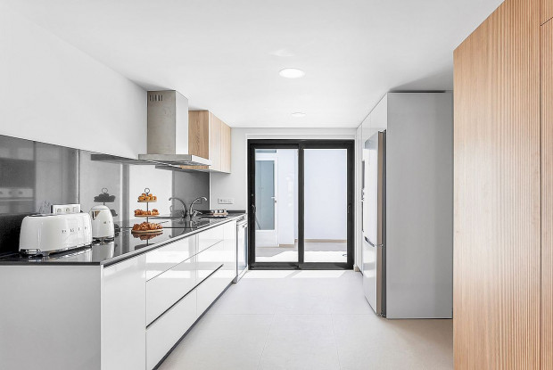 Image No.3-4 Bed Townhouse for sale