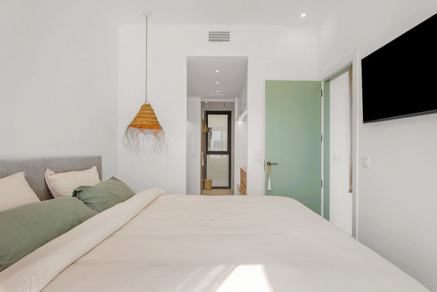 Image No.5-3 Bed Chalet for sale