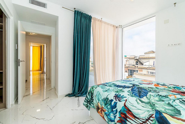 Image No.20-3 Bed Chalet for sale