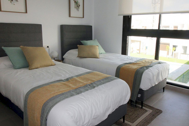 Image No.4-4 Bed Chalet for sale