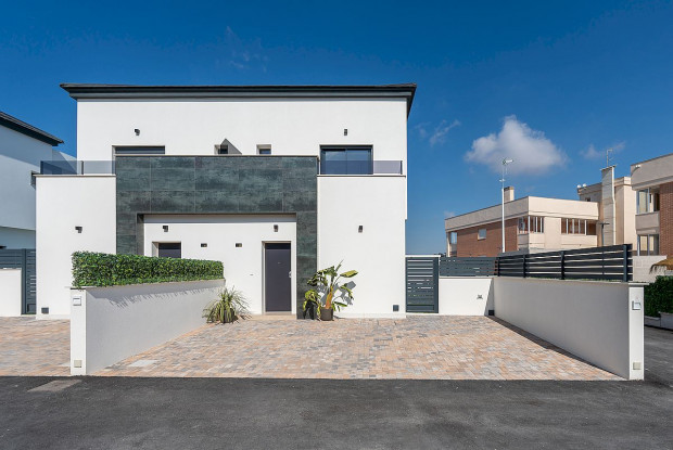 Image No.16-3 Bed Chalet for sale