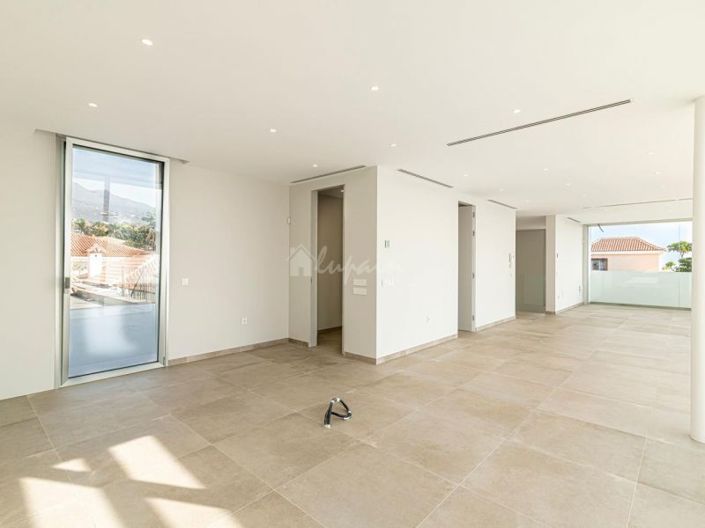 Image No.19-4 Bed Villa for sale