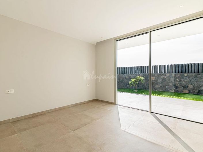 Image No.30-4 Bed Villa for sale