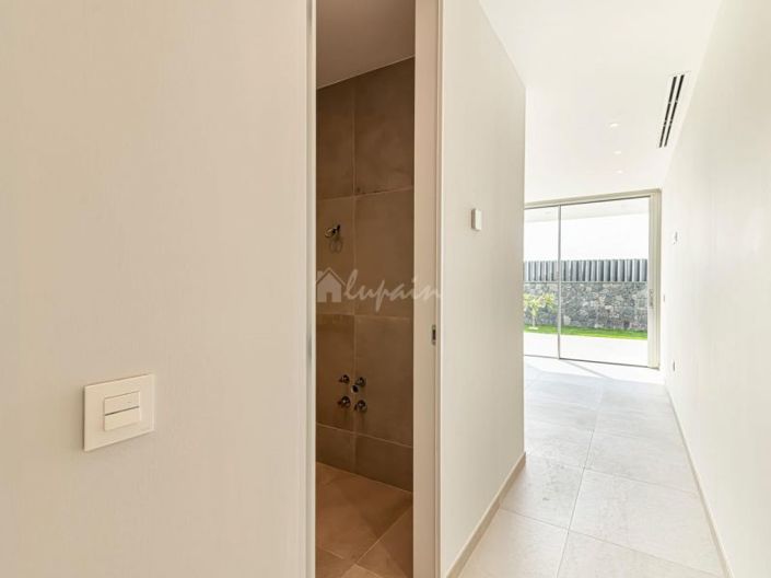 Image No.33-4 Bed Villa for sale