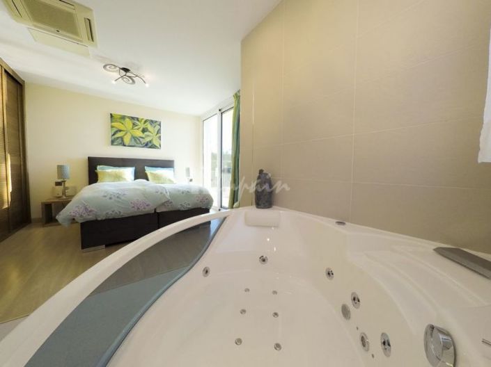 Image No.24-5 Bed Villa for sale