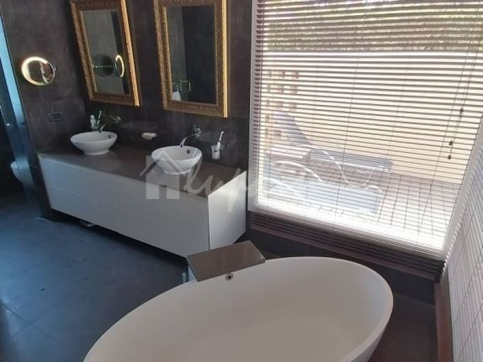 Image No.30-5 Bed Villa for sale