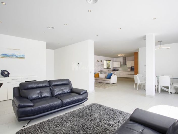 Image No.8-5 Bed Villa for sale