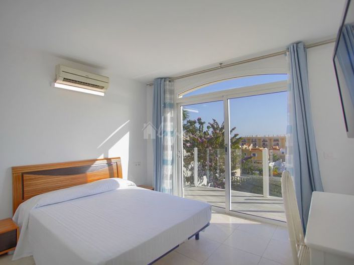 Image No.20-6 Bed Villa for sale