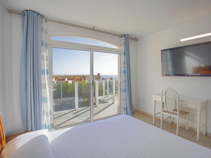 Image No.8-6 Bed Villa for sale