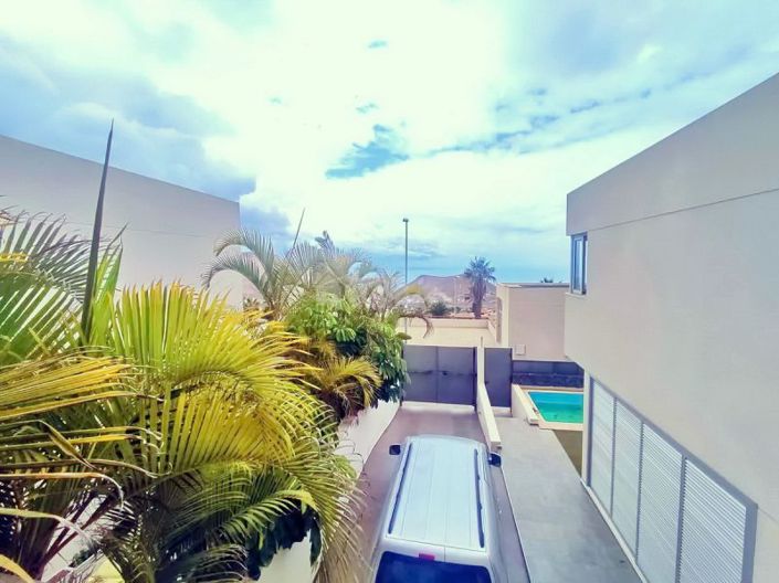 Image No.4-4 Bed Villa for sale