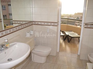 795273154bathroomnr201