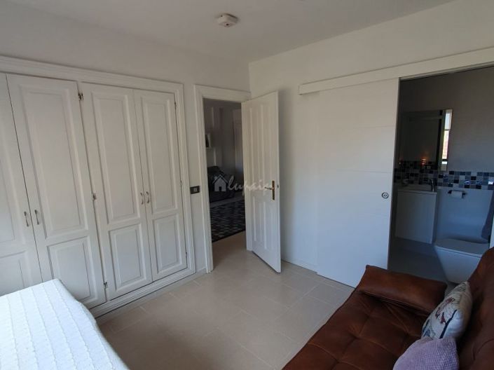 Image No.20-2 Bed Apartment for sale