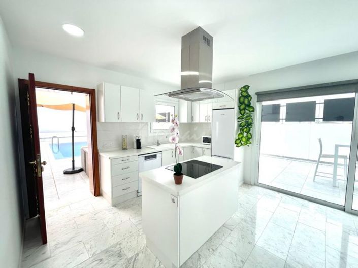 Image No.19-3 Bed Villa for sale