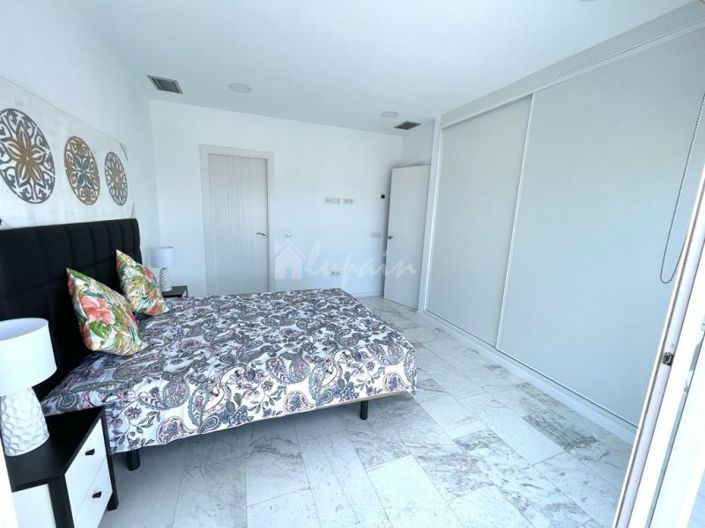 Image No.21-3 Bed Villa for sale