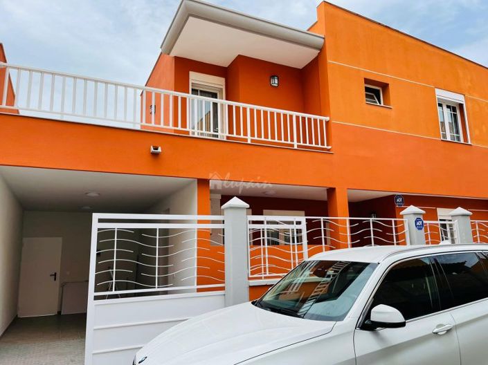 Image No.2-Villa de 4 chambres à vendre à Los Cristianos