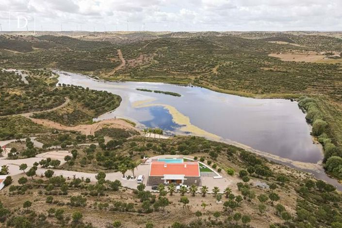 Image No.11-6 Bed Villa for sale