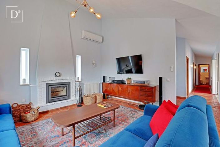 Image No.2-4 Bed Villa for sale