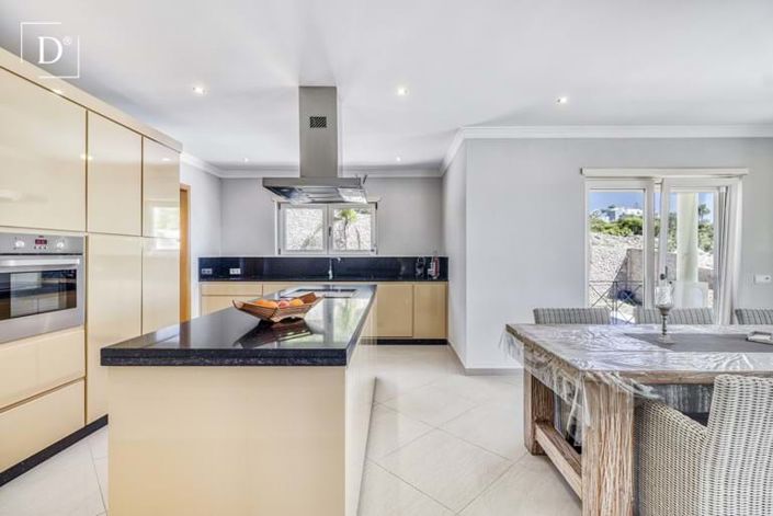 Image No.2-Villa de 4 chambres à vendre à Albufeira