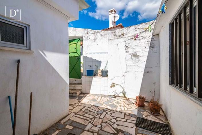 Image No.20-2 Bed Villa for sale