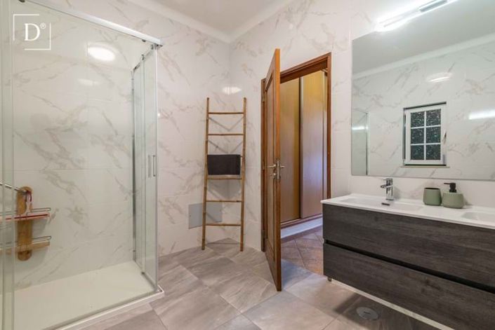 Image No.9-4 Bed Villa for sale