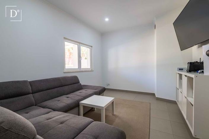 Image No.11-3 Bed Apartment for sale