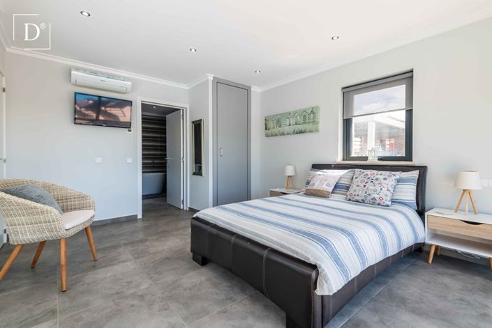 Image No.12-4 Bed Villa for sale