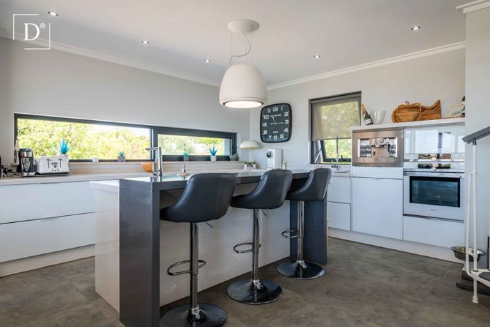 Image No.3-4 Bed Villa for sale