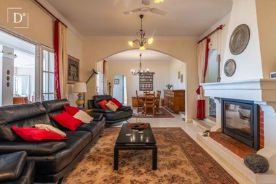 1-12218-a6143ebb3cb0547d86cbab874af8e5c603a53