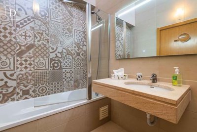 1-12225-a6143ebb3cb0547d86cbab874af8e5c603a53