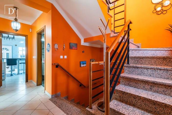 Image No.12-4 Bed Villa for sale