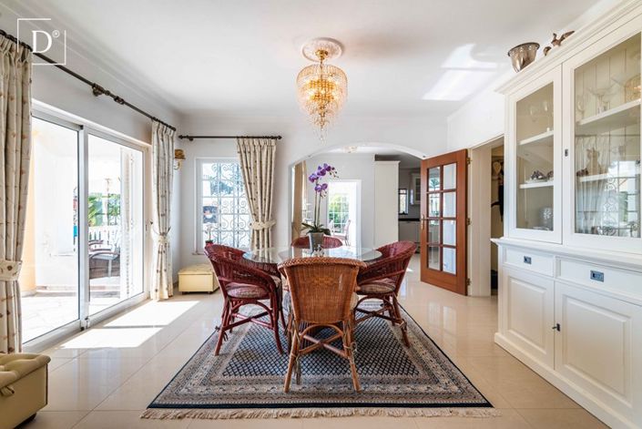 Image No.10-4 Bed Villa for sale