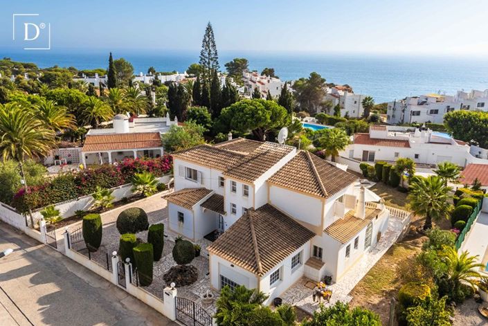 Image No.2-4 Bed Villa for sale