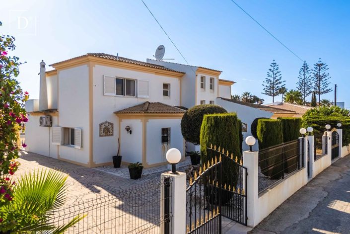 Image No.29-4 Bed Villa for sale