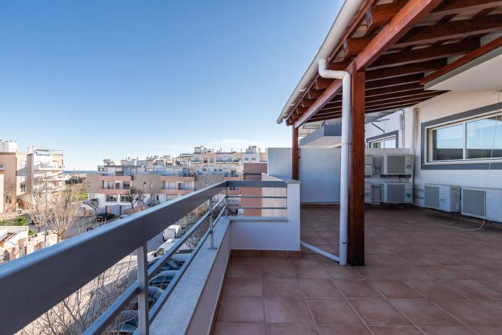 Image No.2-5 Bed House for sale