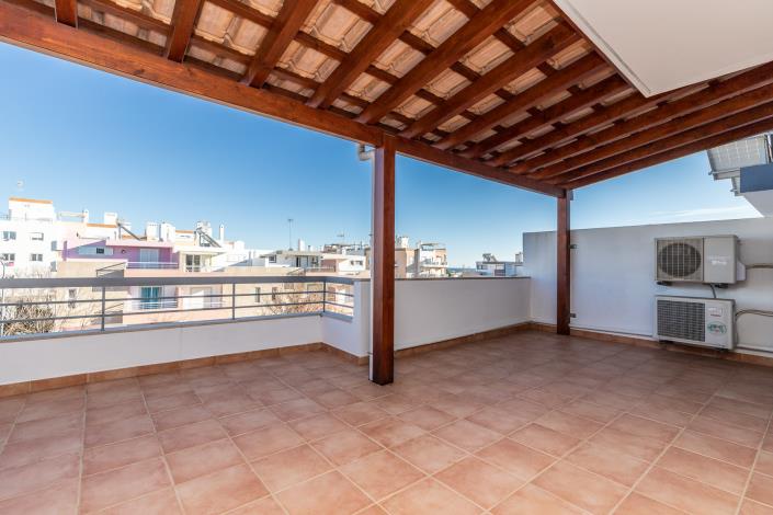 Image No.3-5 Bed House for sale