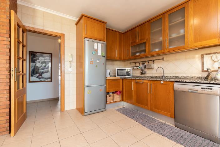 Image No.7-5 Bed House for sale