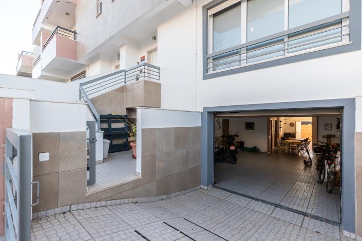 Image No.35-5 Bed House for sale