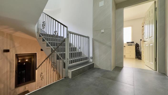 Image No.43-5 Bed Villa / Detached for sale