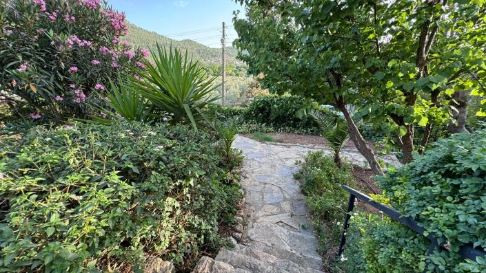 Image No.9-6 Bed Villa / Detached for sale