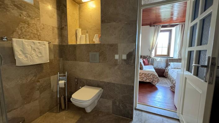 Image No.38-6 Bed Villa / Detached for sale